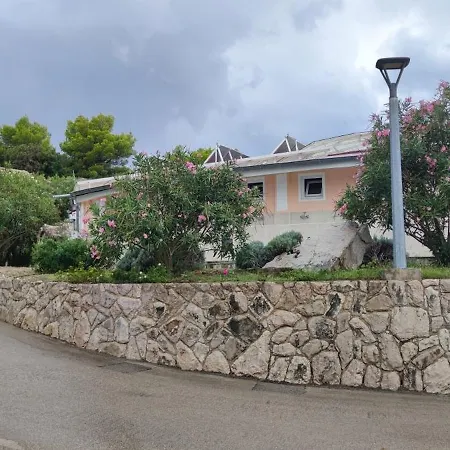 Fm Mobile - Oaza Mira, 营地 德拉格