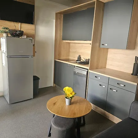 Fm Mobile - Oaza Mira, * 德拉格